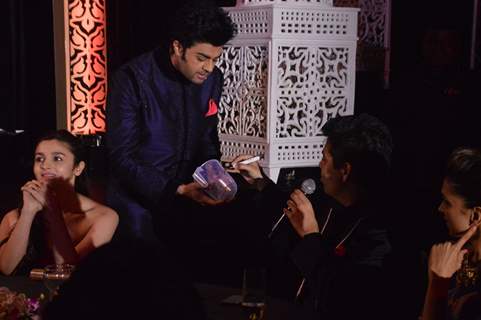 Manish Paul jokes around with Karan Johar at the 59th Idea Filmfare Pre Awards Party