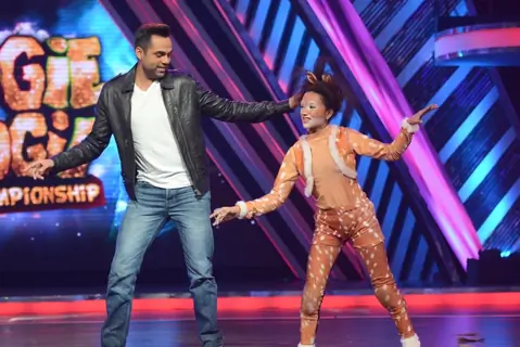 Abhay Deol performs on Boogie Woogie