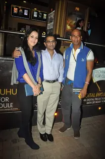 Tulip Joshi watches SHOLAY 3D with the JAI HO team
