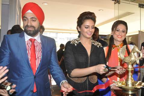 Huma Qureshi inagurates the wedding & lifestyle exhibition; Shagun 2014