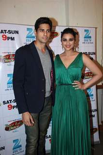 Sidharth Malhotra and Parineeti Chopra during Hasee Toh Phasee Promotions on DID Season 4