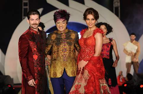 Rohhit Verma with Bipasha Basu and Neil Nitin Mukesh at the Fashion Show