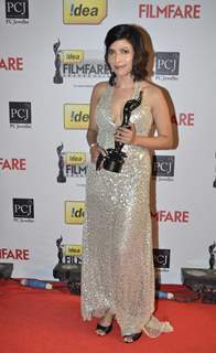 Shilpa Shukla shows her black lady at the 59th Idea Filmfare Awards 2013