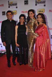 Deepika Padukone with her family were seen at the 59th Idea Filmfare Awards 2013