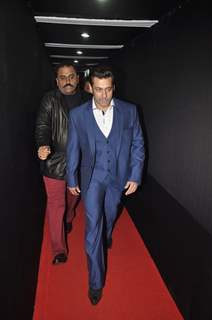 Salman Khan arrives at the 59th Idea Filmfare Awards 2013