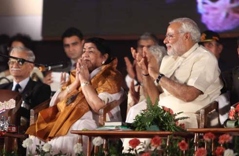 Narendra Modi felicitates singer Lata Mangeshkar on completion of 51 years since the singing of song &quot;Ae Mere Vatan Ke Logo&quot;