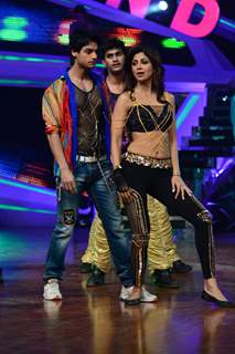 Karan Wahi and Shilpa Shetty perfom on Nach Baliye Season 6 Grand Finale