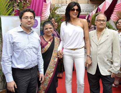 Sushmita Sen unveils Dr.Shrilata Trasi & Dr.Shefali Nerurkar's clinic La Piel