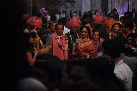 Dharmendra and Hema Malini at the Wedding