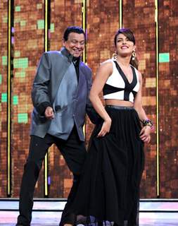 Mithunda and Priyanka perform on DID season 4