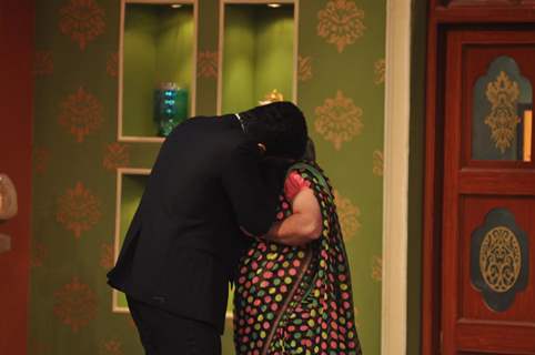 Arjun Kapoor and Ali Asgar mock a kiss