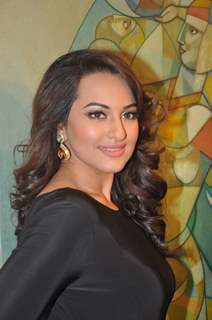 Sonakshi Sinha at the preview of 'Penetralia - Art of Neeraj Goswami'