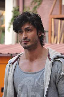 Vidyut Jamwal Teachs Self Defence