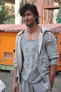 Vidyut Jamwal Teachs Self Defence