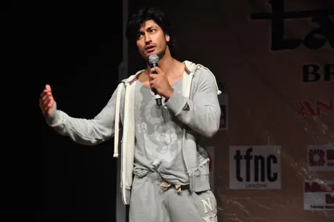 Vidyut Jamwal Teachs Self Defence