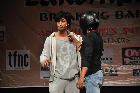 Vidyut Jamwal Teachs Self Defence