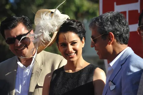 'Hello! Class race' derby