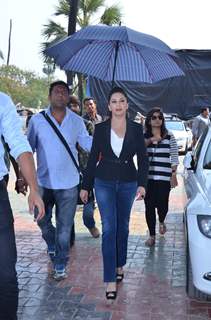 Madhuri Dixit arrives at the Promotion of Gulaab Gang on Boogie Woogie