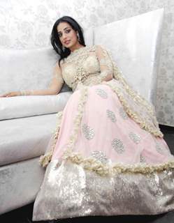 Mahie Gill poses gor the camera