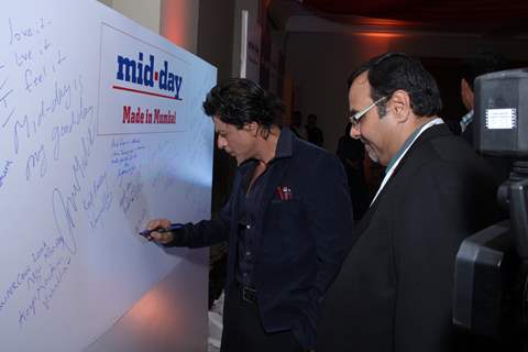 Shahrukh Khan at the MiD-DAY relaunch