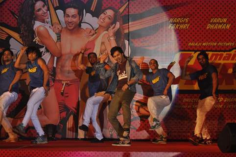 Varun Dhawan performs at the Music Launch of Main Tera Hero