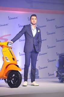 Imran Khan unveils the chicnew Vespa S