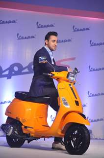 Imran Khan unveils the chicnew Vespa S