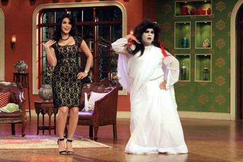 Kiku Sharda & Sunny Leone perform on Comedy Nights With Kapil