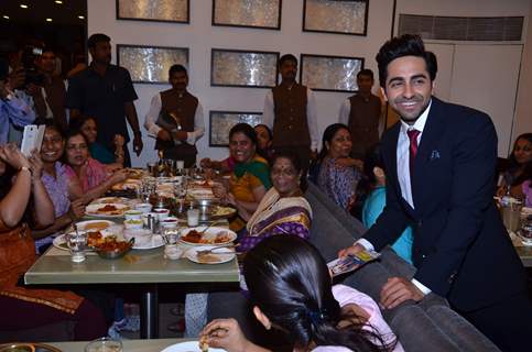 Ayushmann promotes Bewakoofian