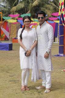 Drashti Dhami and Gunjan Uttreja at Colors Holi Party