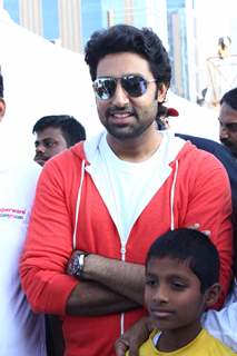 Abhishek Bachchan was at the DNA 'I Can' Women's Half Marathon 2014