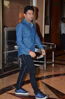 Bhushan Kumar arrives at Sanjeev(Bobby) Chawla's Prayer Meet