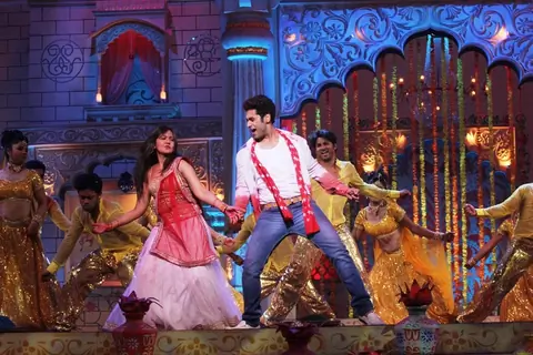 Roopal Tyagi and Ankit Gera perform on Zee TV Holi Mahotsav