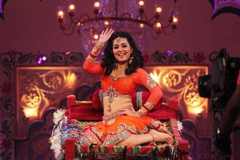 Mansi Shrivastav performs on Zee TV Holi Mahotsav