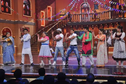 The cast of Comedy Nights With Kapil performs with Terence and Remo