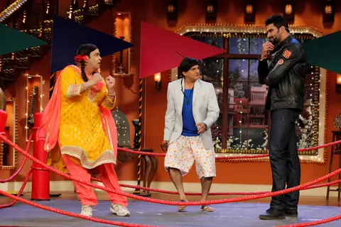 Palak prepares for a fight with Nikitin Dheer at the Holi Special episode