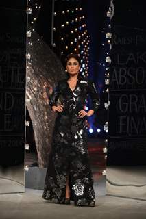 Kareena Kapoor at the Lakme Fashion Week Summer Resort 2014