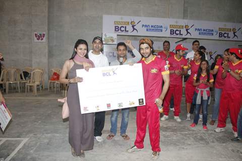 Divyanka Tripathi and Sharad Malhotra were at the Box Cricket league inaugral match