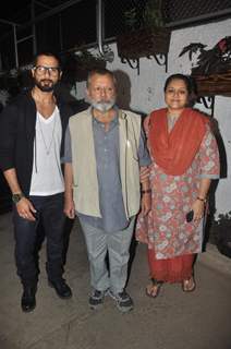 Shahid Kapoor with his parents at the Screening of Sri Lankan Film 'Inam'