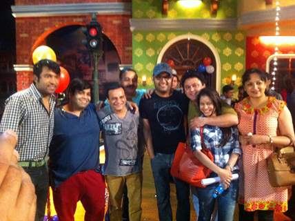 The cast of Kapil Sharma's show throw him a Surprise Birthday Party