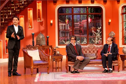 Big B interacts with the audiences on Comedy Nights With Kapil