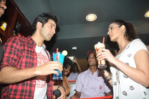 Varun & Ileana enjoy their favourite coolers at the promotions
