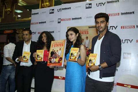 Arjun Kapoor, Alia Bhatt with Chetan Bhagat and his wife at New Cover launch of the book '2states'