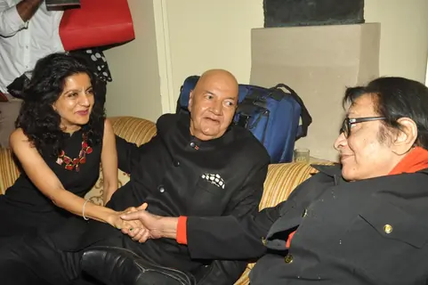 Prem Chopra in a chat with Manoj Kumar at the Book launch of 'Prem Naam Hai Mera'