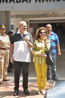 Rakesh Roshan shows his inked finger