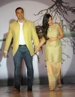 Shoaib Akhtar and Amy Billimoria walk the ramp at the Launch of Signature Collection of Earth 21