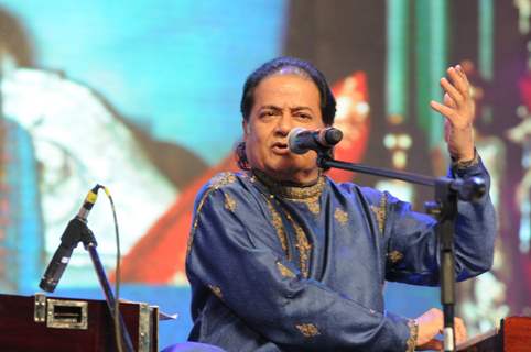 Anup Jalota performs at the  Tribute to the Legend of Pure Love concert