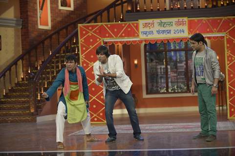 Vivek Oberoi performs on Comedy Nights With Kapil