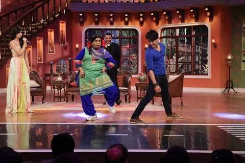 Palak dances with Tiger Shroff on Comedy Nights with Kapil