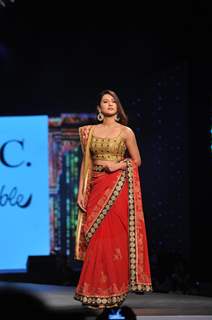 Gauahar Khan walked the ramp at the 'Caring with Style' fashion show at NSCI